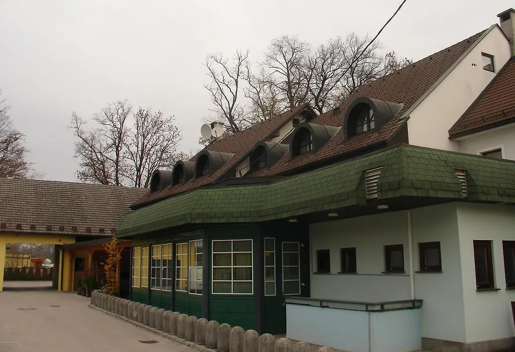 B&B Janezic-1